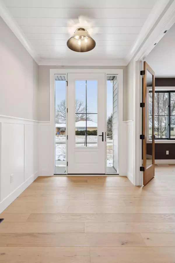 Edina, MN 55410,6021 Abbott AVE S