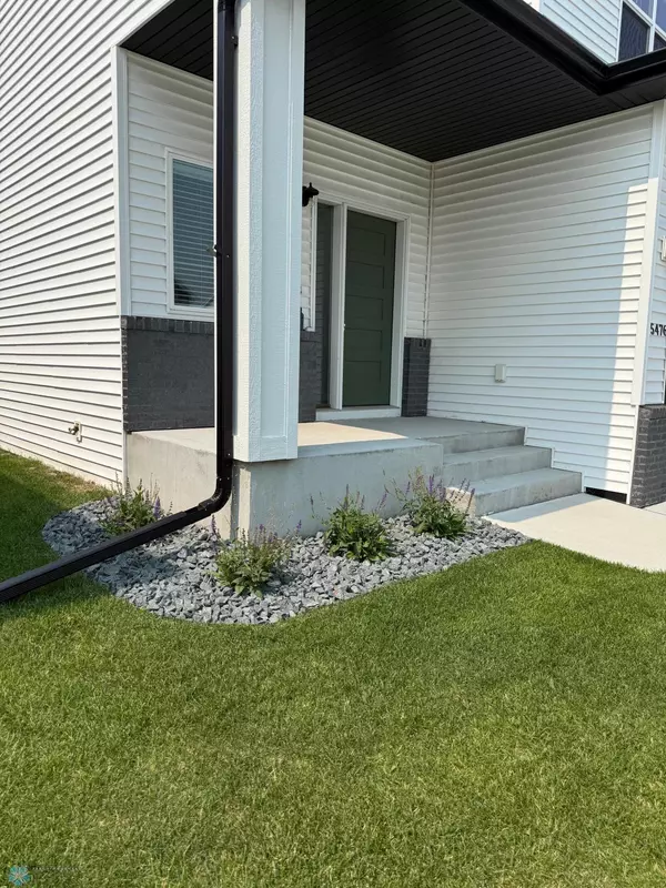 West Fargo, ND 58078,5476 LORI LN W