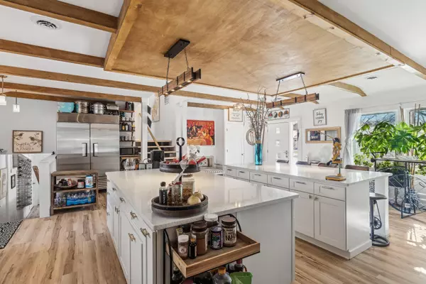 Wayzata, MN 55391,201 Townes LN