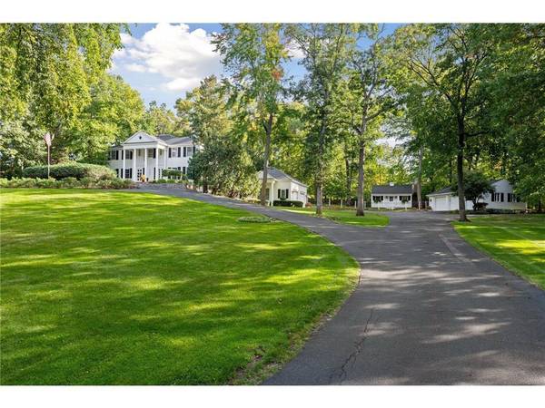 6321 Interlachen BLVD, Edina, MN 55436