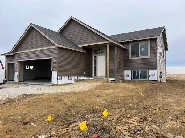 2232 Petersen DR NW, Stewartville, MN 55976