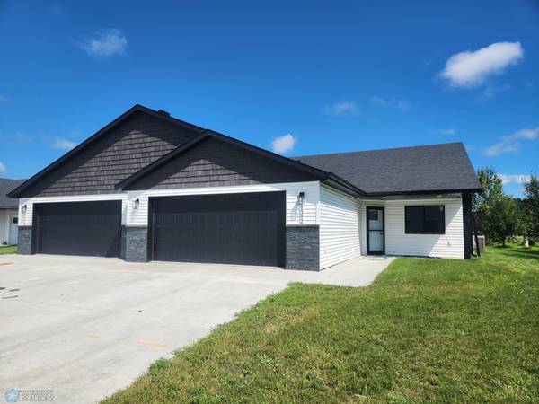 1392 Prairie Lane, Wahpeton, ND 58075