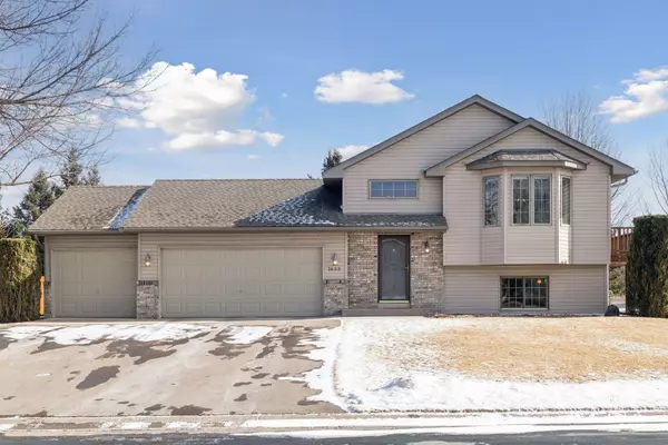 1625 Niagara ST, Waconia, MN 55387