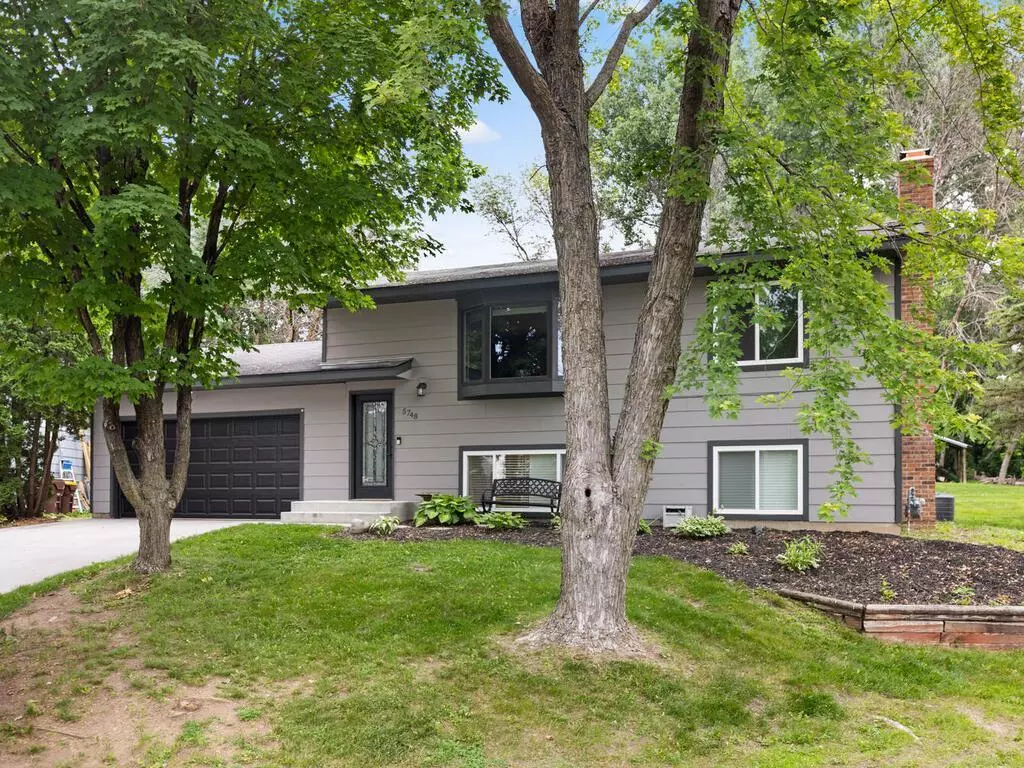 Prior Lake, MN 55372,5748 Birchwood AVE NE