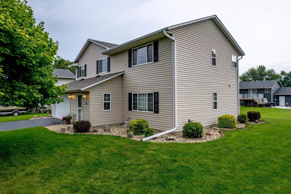 Green Isle, MN 55338,215 Dale CIR