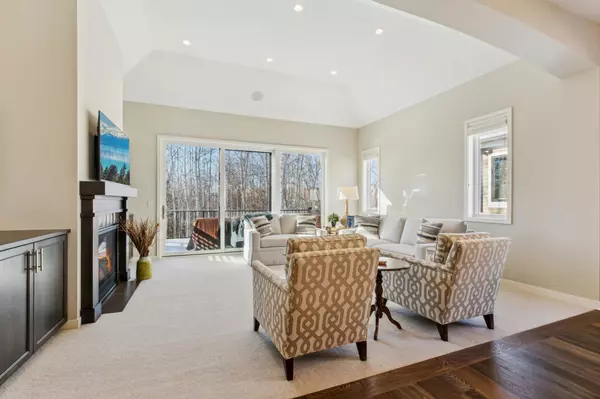 Chanhassen, MN 55317,8690 Riley Curve