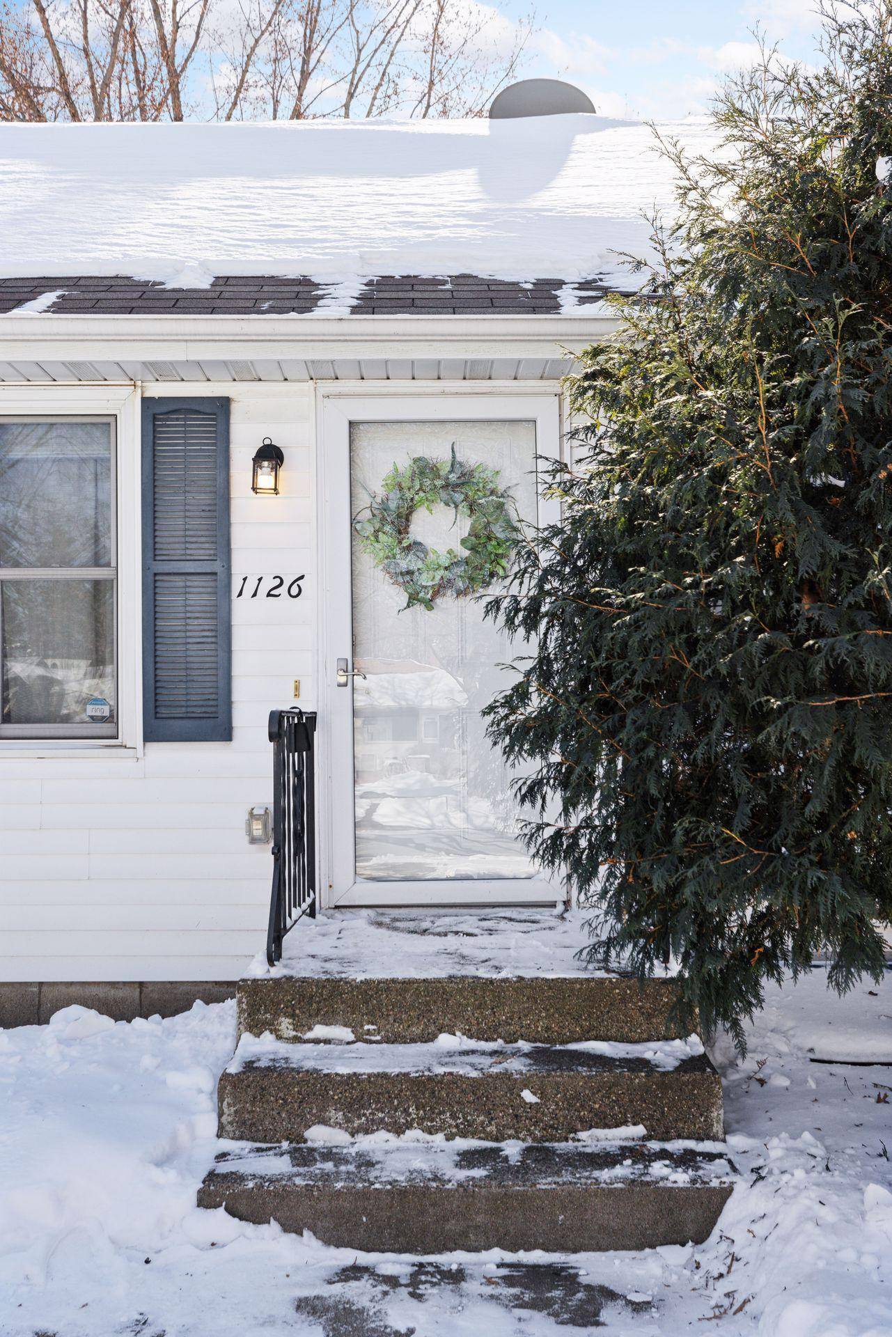 Roseville, MN 55113,1126 Laurie RD W
