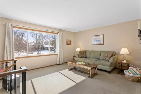 Maple Plain, MN 55359,5794 Amy LN