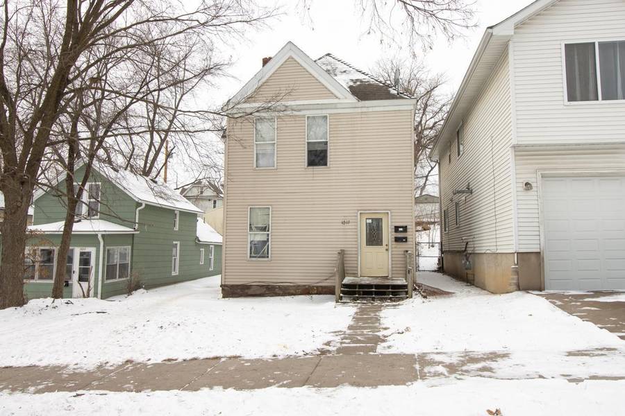 1017 Burr ST, Saint Paul, MN 55101