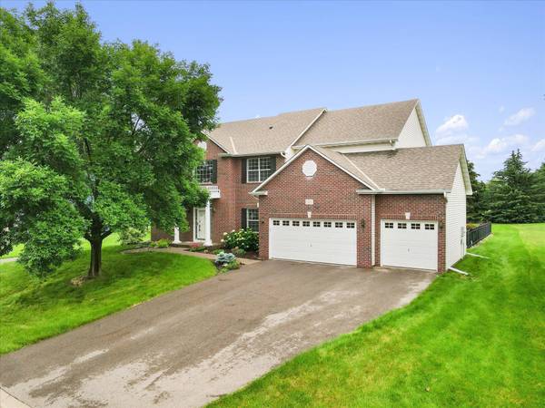 3111 Eagle Valley DR, Woodbury, MN 55129