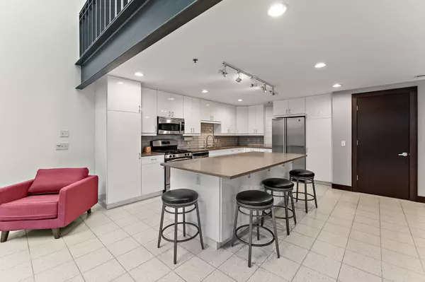 Saint Paul, MN 55101,214 4th ST E #213