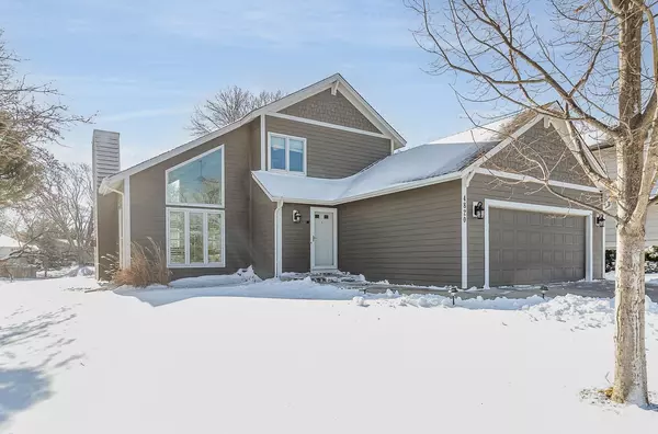 4820 Erickson DR, New Hope, MN 55428