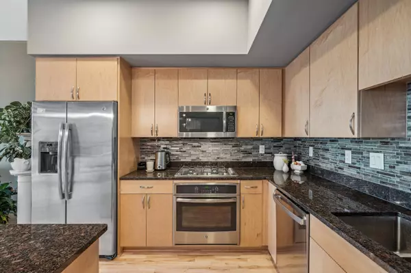 Minneapolis, MN 55415,740 Portland AVE S #806