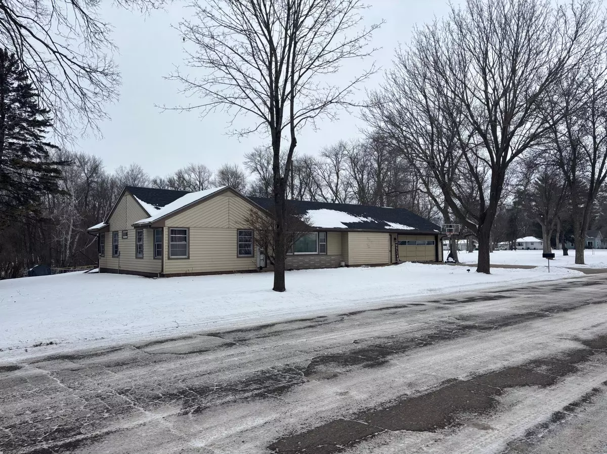 Litchfield, MN 55355,300 W 6th ST