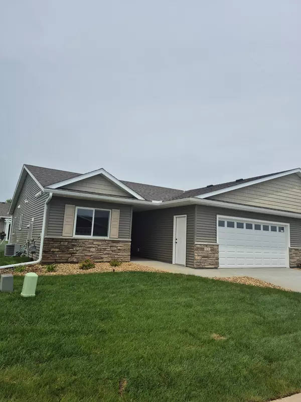 Kenyon, MN 55946,426 Fawn RUN