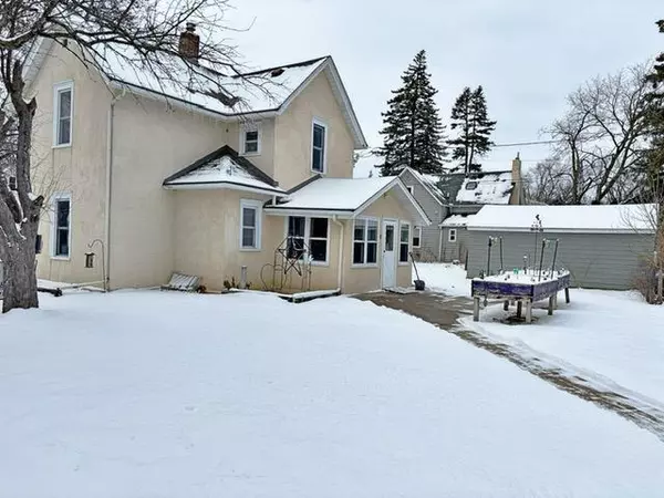 Hopkins, MN 55343,715 7th AVE S