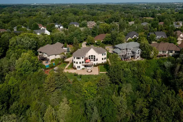 19115 Vogel Farm TRL, Eden Prairie, MN 55347