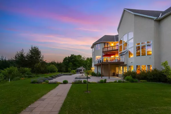 19115 Vogel Farm TRL, Eden Prairie, MN 55347