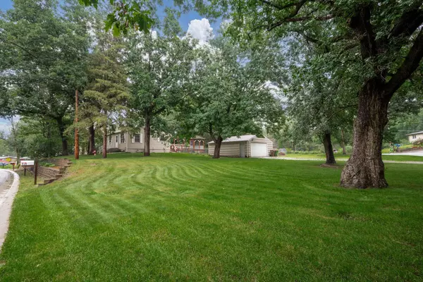 Mahtomedi, MN 55115,212 Glenmar
