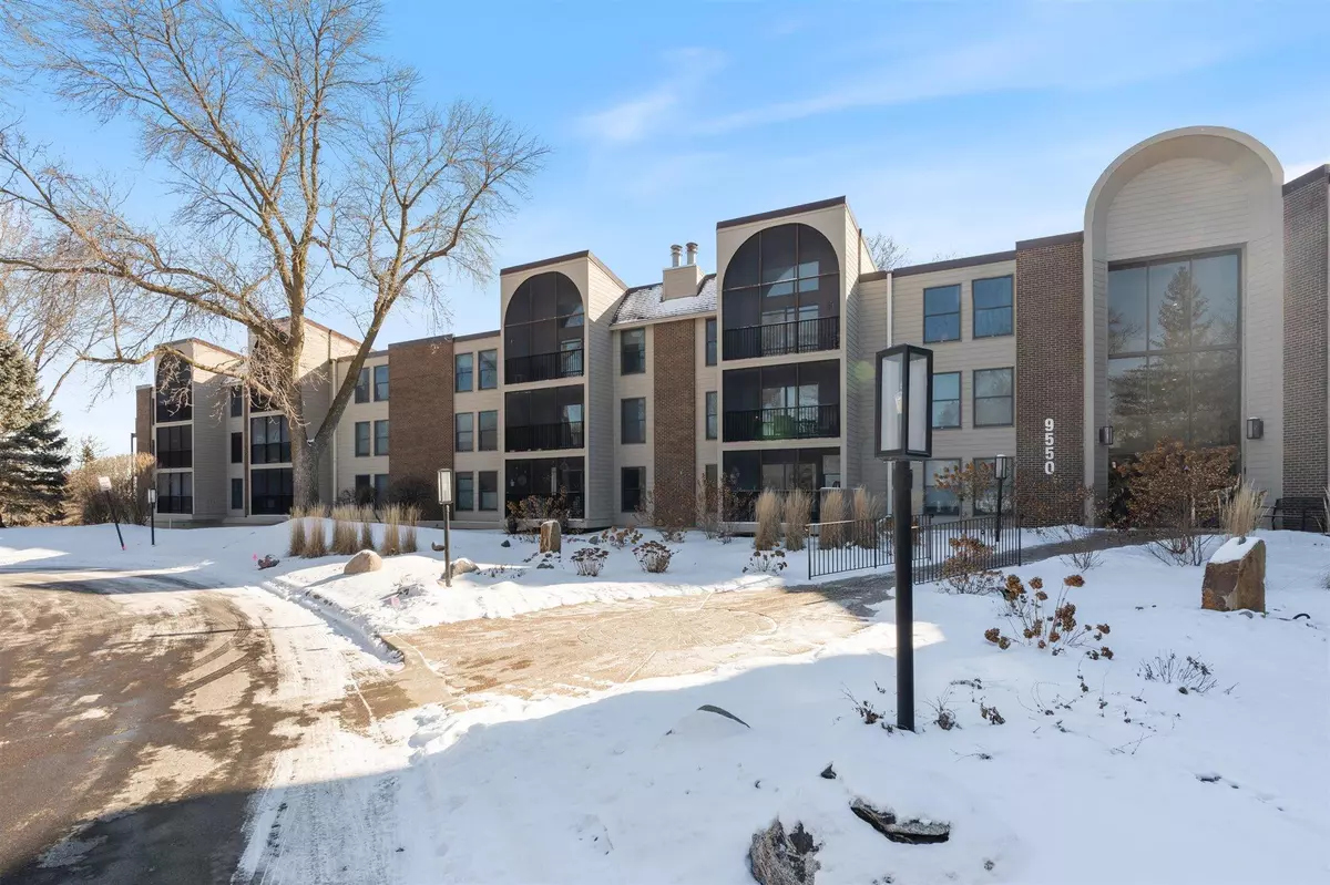 Bloomington, MN 55437,9550 Collegeview RD #316