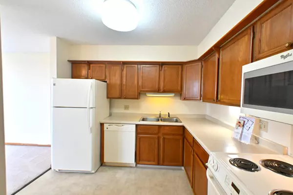 Golden Valley, MN 55427,7600 Golden Valley RD #510