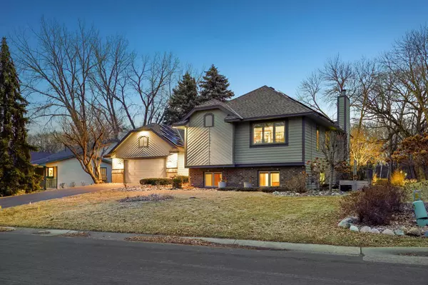 8494 Underwood LN N, Maple Grove, MN 55369