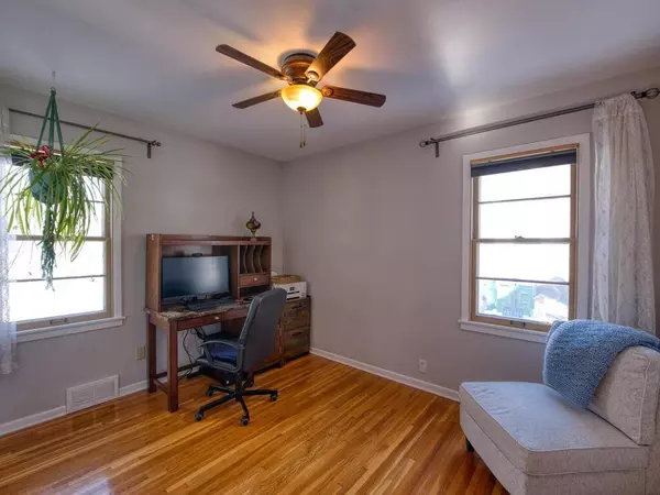 Robbinsdale, MN 55422,4225 Grimes AVE N