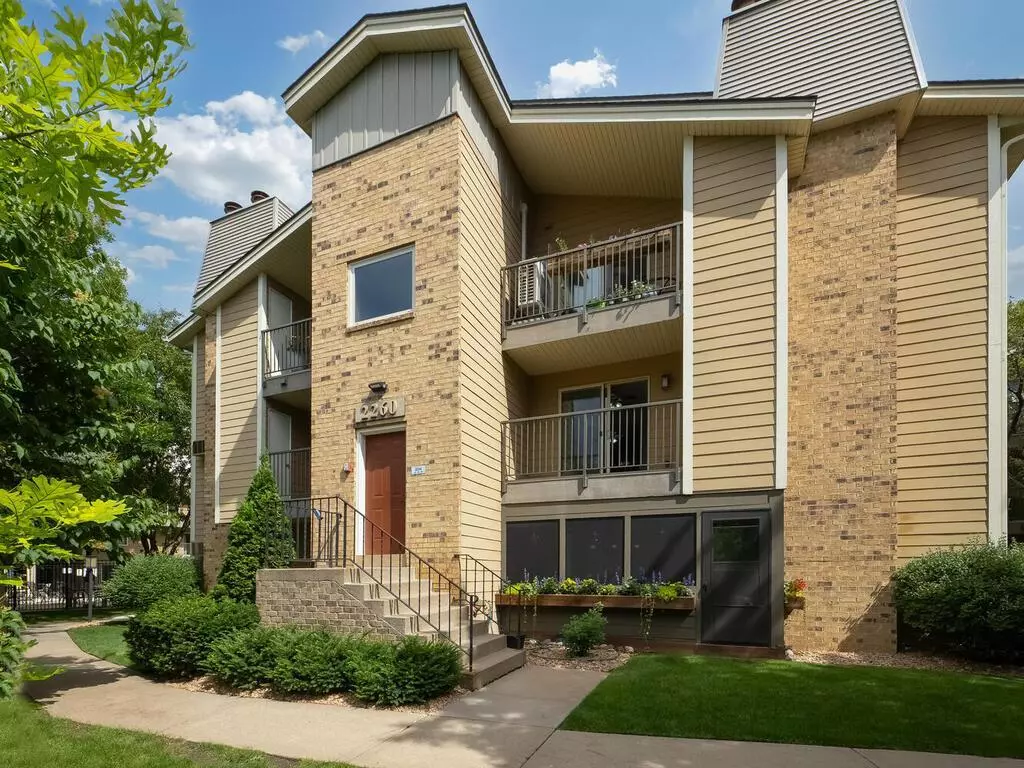 Saint Louis Park, MN 55416,2260 Ridge DR #22