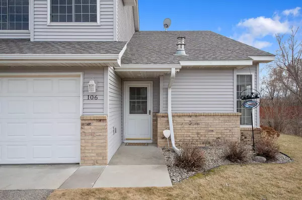 Shakopee, MN 55379,106 Appleblossom LN E