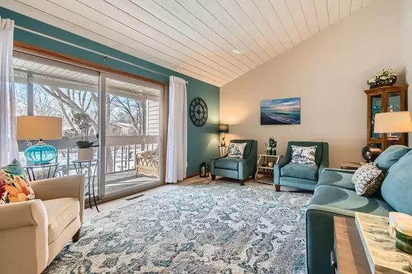 Chaska, MN 55318,110306 Center Green CIR