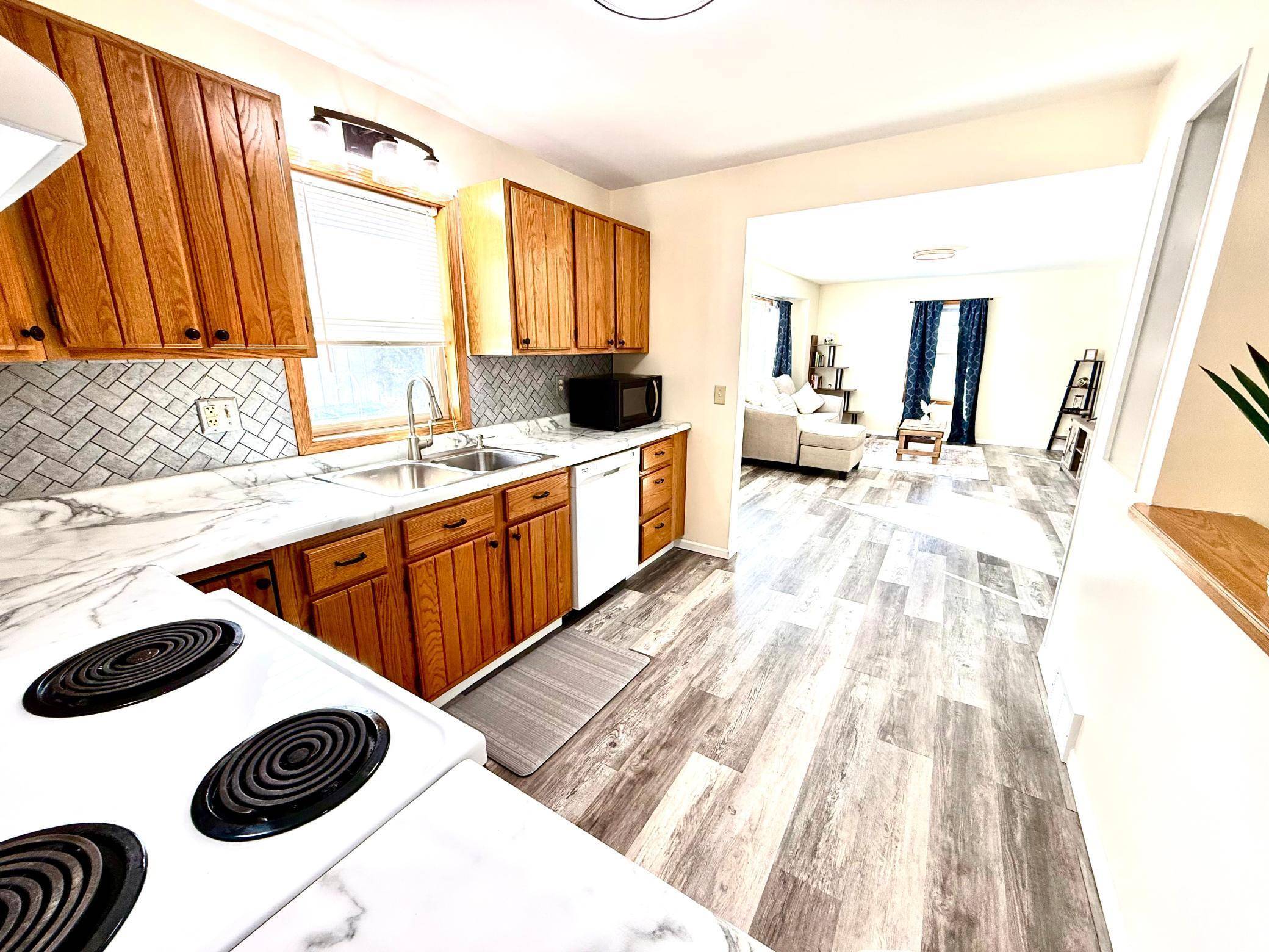 Spicer, MN 56288,109 Harriet ST