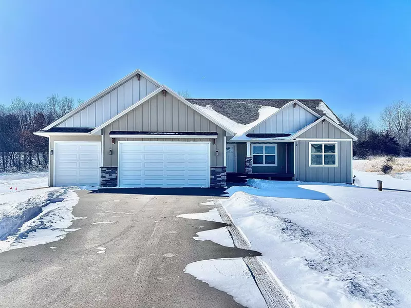 372 Moelter LN, Hudson, WI 54016