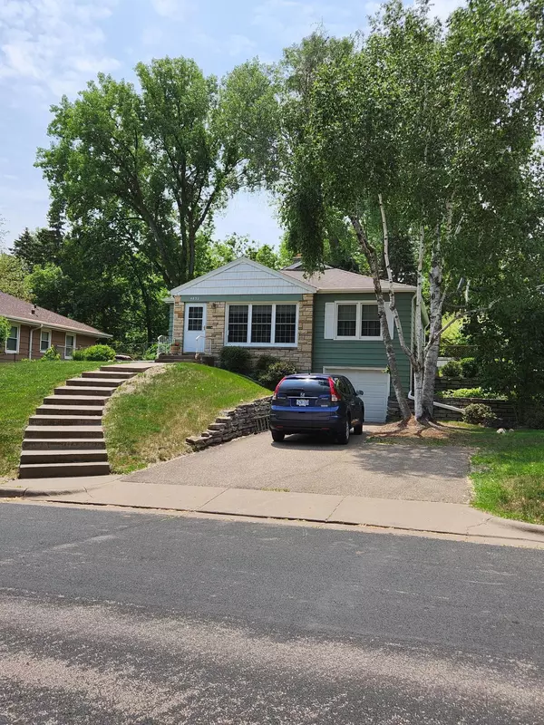 Edina, MN 55436,4832 Rutledge AVE