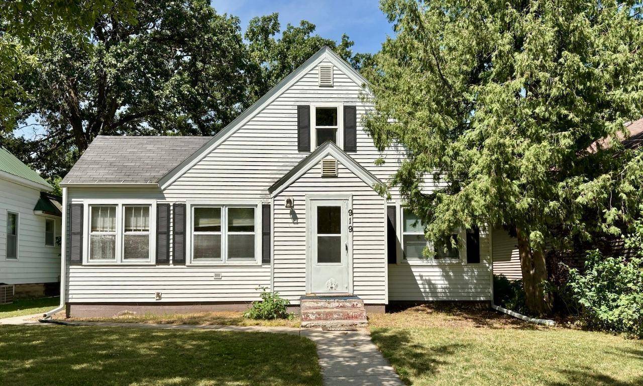 919 Labree AVE N, Thief River Falls, MN 56701