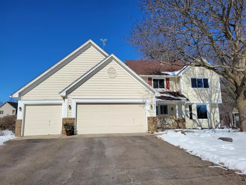 7135 Upper 136th ST W, Apple Valley, MN 55124