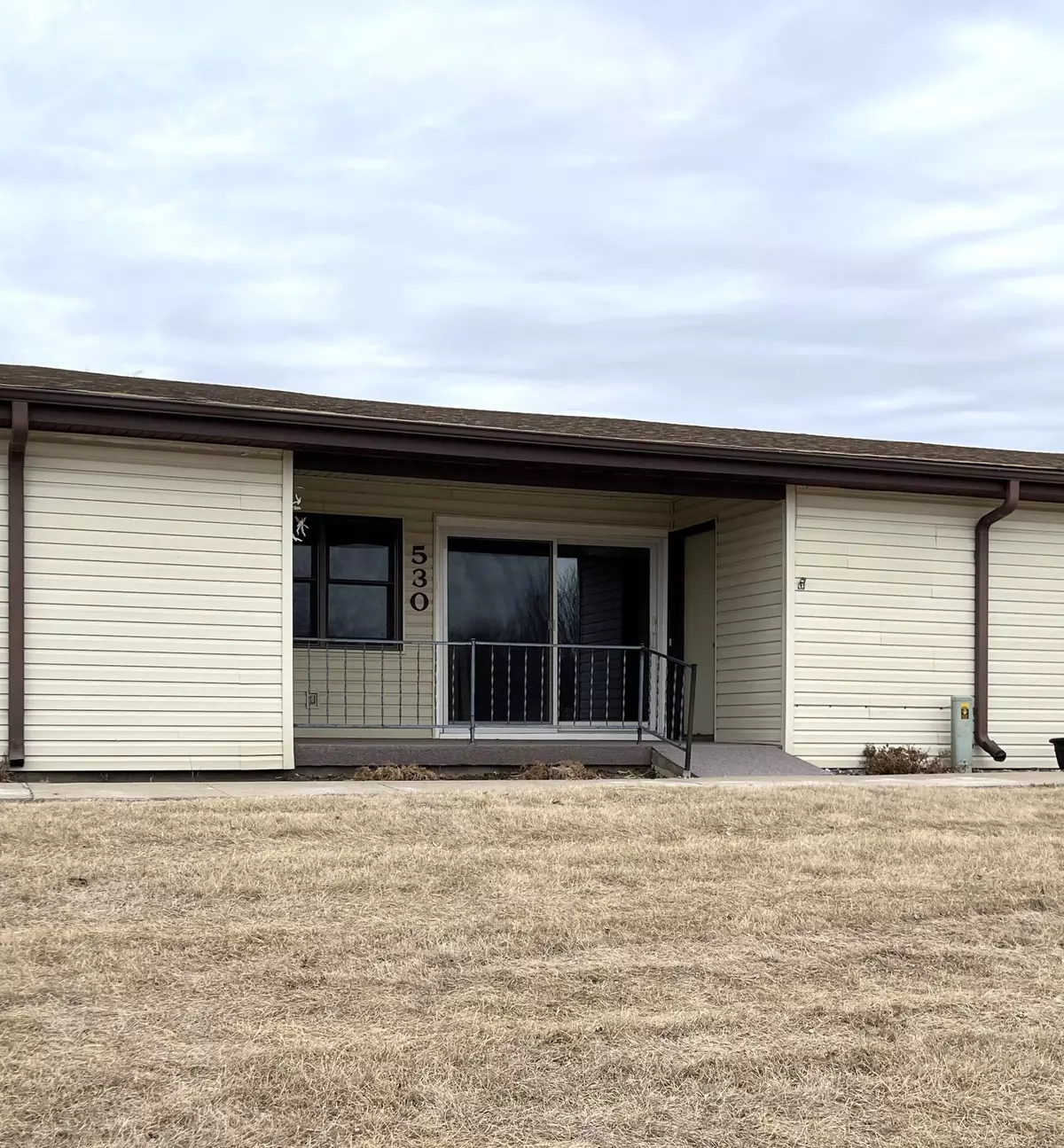 Windom, MN 56101,530 6th AVE