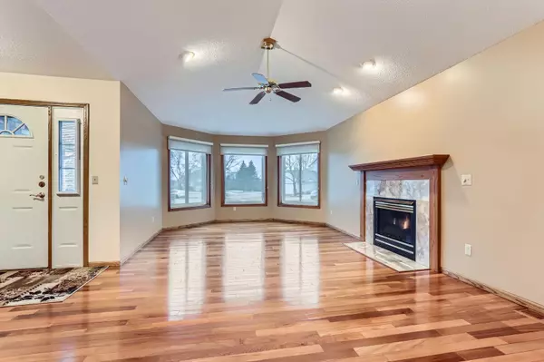 Oakdale, MN 55128,4984 Hillvale AVE N