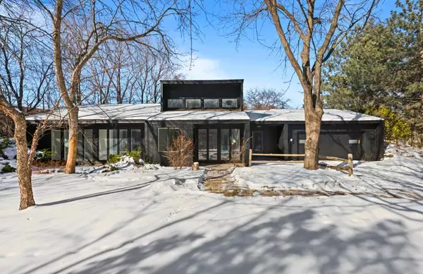 5909 Otter View TRL, White Bear Twp, MN 55110