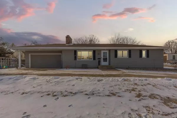 15 Locust ST, Faribault, MN 55021