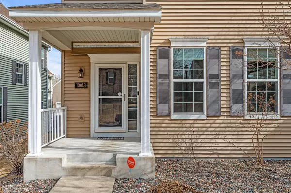 Eden Prairie, MN 55347,10013 Gentian DR