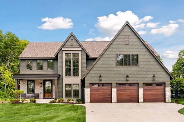734 Shawnee Woods RD, Medina, MN 55340