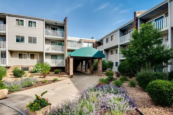 1601 N Innsbruck DR #329NE, Fridley, MN 55432