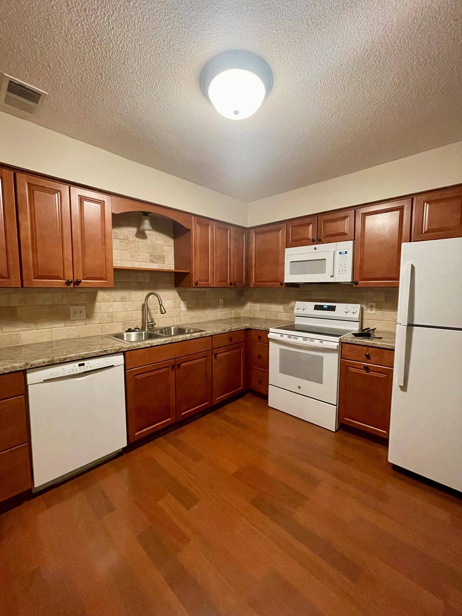 Saint Anthony, MN 55421,3517 37th AVE NE