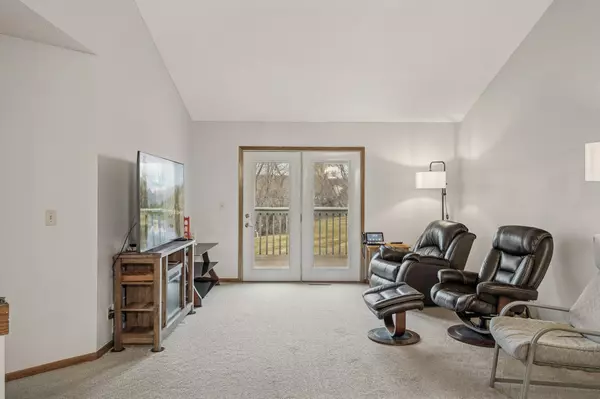 Woodbury, MN 55125,974 Winterberry DR