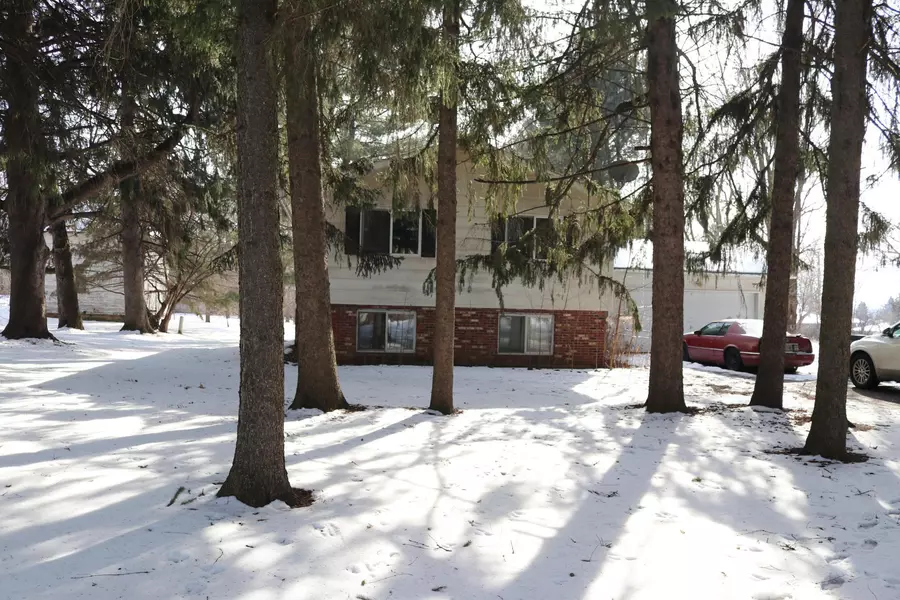 110 W Pine ST, Roberts, WI 54023