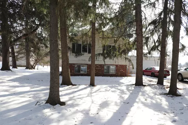 Roberts, WI 54023,110 W Pine ST