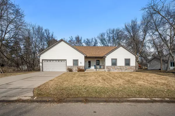 Vadnais Heights, MN 55127,601 Monn AVE