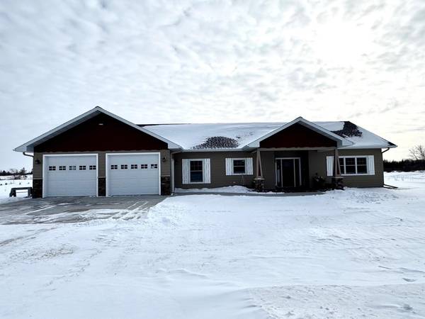 1730 Meadowlark LN, Badger, MN 56714