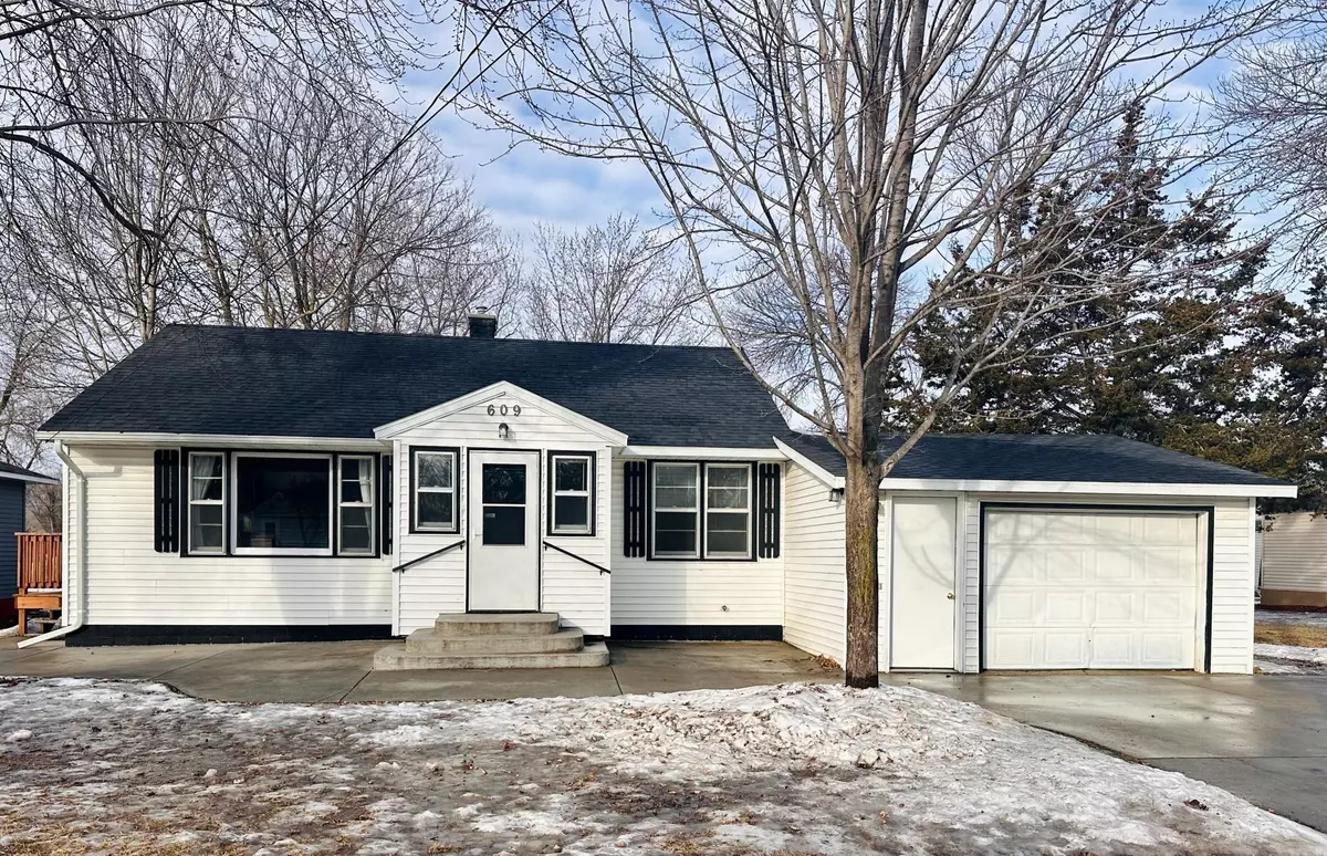 Belgrade, MN 56312,609 Martin AVE