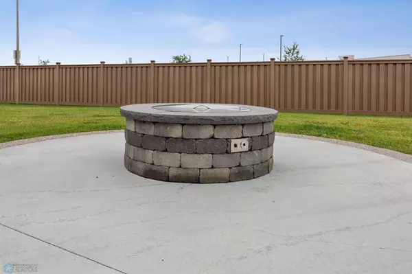 Fargo, ND 58104,3291 Timber Creek CIR S